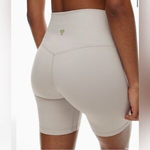 NWT ARITZIA LIFE GOLDEN CHEEKY HI-RISE 7” SHORT